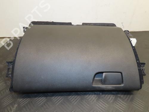 Used Glove box RENAULT MEGANE IV Hatchback (B9A/M/N_) 1.5 dCi 110 (B9A3) (110 hp) 31575754
