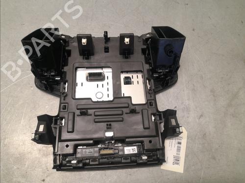 Used Display monitor RENAULT MEGANE IV Hatchback (B9A/M/N_) 1.5 dCi 110 (B9A3) (110 hp) 31179647