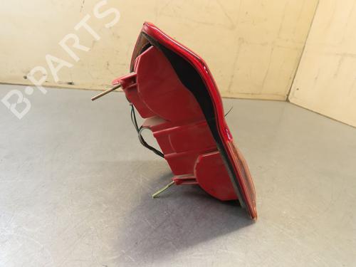 Right taillight TOYOTA AVENSIS (_T22_) 2.0 VVT-i (AZT220_, AZT220R) | BP25126636C35