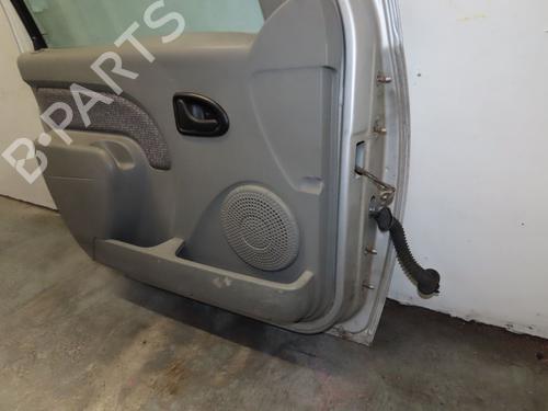 Used Left front door DACIA LOGAN MCV (KS_) 1.5 dCi (KS0W) (86 hp) 30291241