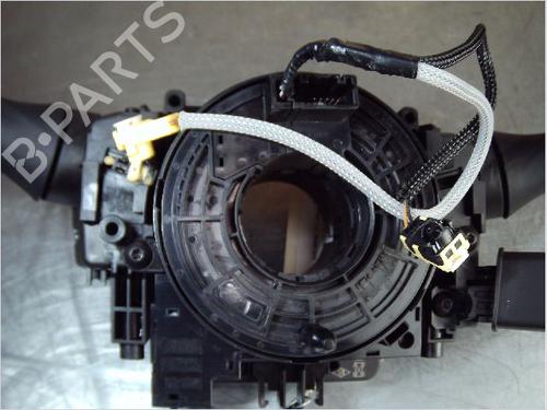 Steering column stalk RENAULT CLIO V (B7_) 1.0 TCe 100 (B7MT) | BP10516516I23