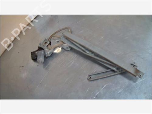 Used Front right window mechanism TOYOTA YARIS (_P9_) 1.4 D-4D (NLP90_, NLP90R) (90 hp) 9408057