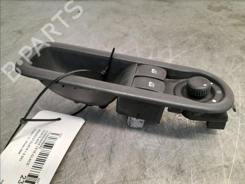 Used Left front window switch RENAULT CLIO III (BR0/1, CR0/1) 1.5 dCi (C/BR0G, C/BR1G) (68 hp) 15491897