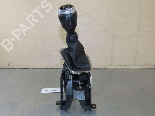 Gear lever RENAULT CLIO V (B7_) 1.0 TCe 100 (B7MT) | BP17067667M90 