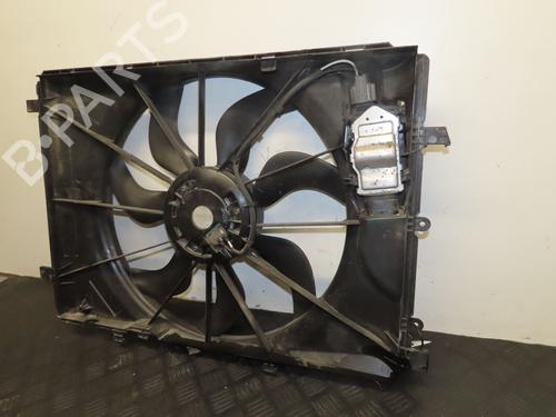 Used Radiator fan MERCEDES-BENZ GLA-CLASS (X156) GLA 200 CDI / d (156.908) (136 hp) 30767213