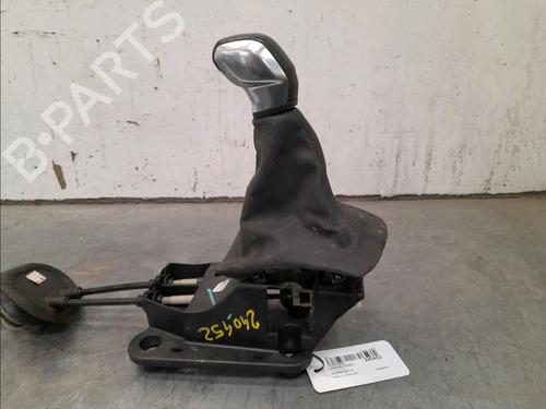 Used Gear lever PEUGEOT 208 I (CA_, CC_) 1.2 PureTech 82 (82 hp) 27976844
