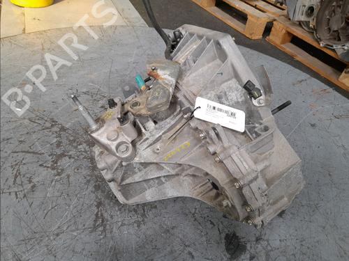 Used Gearbox RENAULT CAPTUR I (J5_, H5_) 1.2 TCe 120 (118 hp) 15199391