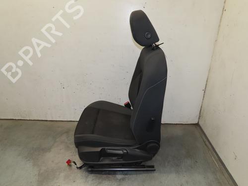 left-front-seat-vw-golf-viii-cd1-da1-2019-32716049 main image