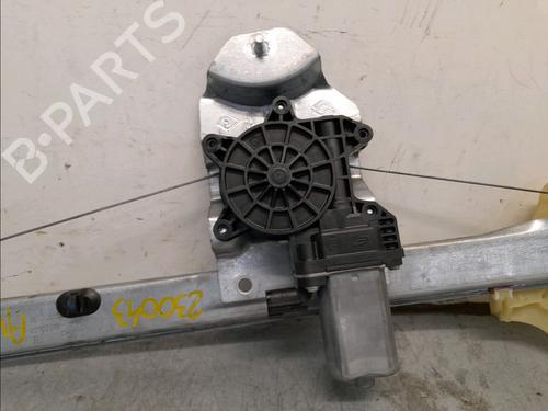 Vindusheismekanisme høyre foran RENAULT CLIO IV Grandtour (KH_) 0.9 TCe 90 (90 hp) 14945456
