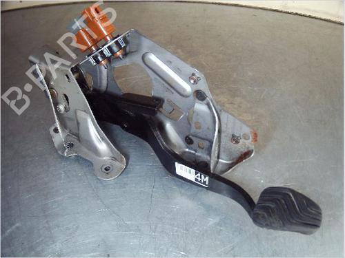 Used Break pedal RENAULT KADJAR (HA_, HL_) 1.6 dCi 130 4x4 (HLA4) (130 hp) 10939152