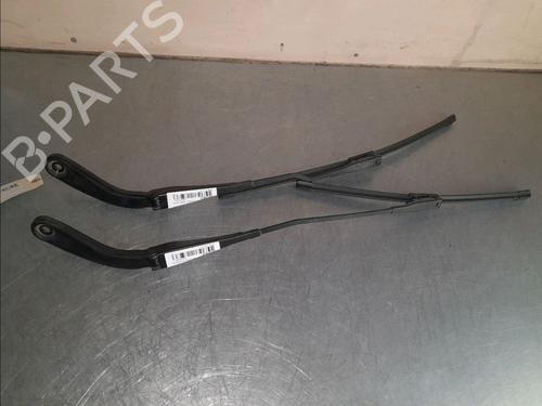 Used Front windshield wiper arm BMW 1 (F20) 116 d (116 hp) 14858100