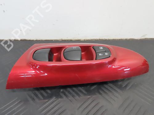 Used Left front window switch NISSAN JUKE (F15) 1.5 dCi (110 hp) 19133062