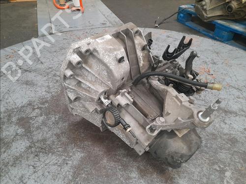 Used Gearbox RENAULT CAPTUR I (J5_, H5_) 0.9 TCe 90 (90 hp) 24344045
