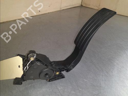 Pedal RENAULT CAPTUR I (J5_, H5_) 1.5 dCi 90 (J5N4, J5M5, J5MW, J5M6, J5AL, J5AJ) (90 hp) 11770778