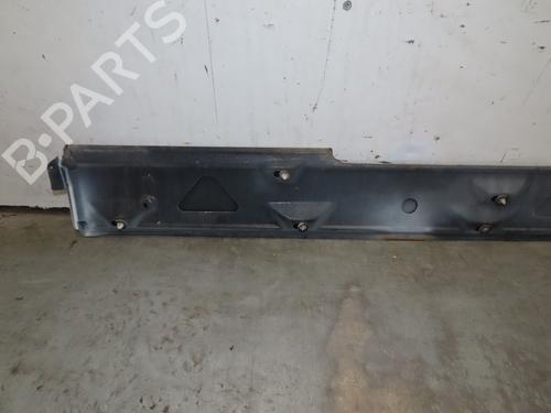 Używane Próg prawy VW TRANSPORTER T5 Van (7HA, 7HH, 7EA, 7EH) 2.5 TDI (130 hp) 30332491