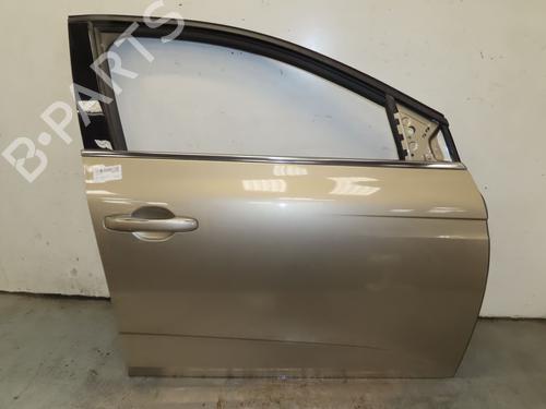 dr-hjre-fortil-renault-megane-iv-hatchback-b9amn_-2015-39454372 main image