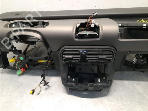Instrumentbræt CITROËN C4 CACTUS 1.2 THP 110 (110 hp) 16478454
