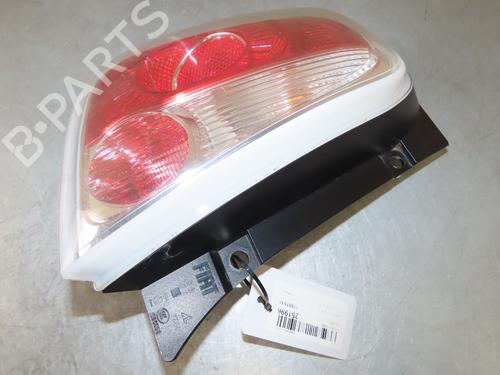 Feu arrière gauche FIAT 500 (312_) 1.2 (312AXA1A) (69 hp) 32354622