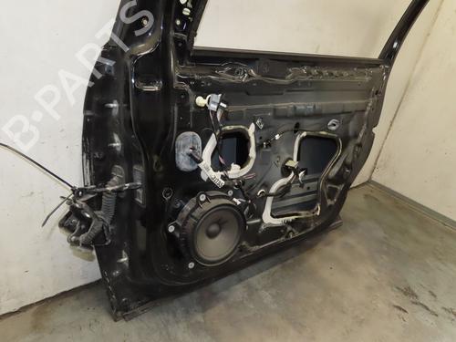 right-front-door-renault-megane-iv-hatchback-b9amn_-2015-34229642 main image