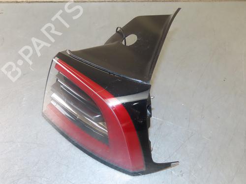 Used Right taillight TESLA MODEL Y (5YJY) EV All-wheel Drive (450 hp) 26310625