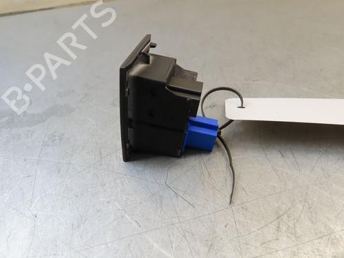 Used Warning switch VW GOLF VII (5G1, BQ1, BE1, BE2) 1.6 TDI (105 hp) 26534250