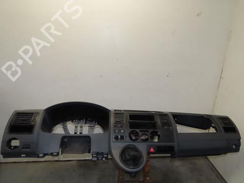 Dashboard VW TRANSPORTER T5 Van (7HA, 7HH, 7EA, 7EH) 2.5 TDI | BP29516749C46 