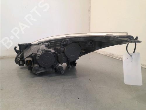 Used Right headlight Right headlight PEUGEOT 5008 (0U_, 0E_) 1.6 HDi (112 hp) 33561724 33561724