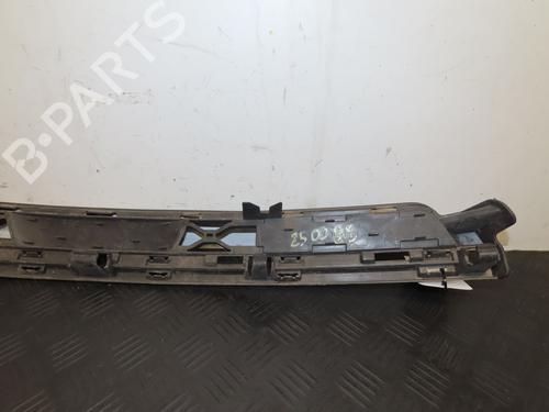 Used Grille RENAULT TWINGO II (CN0_) 1.2 16V (CN04, CN0B) (75 hp) 30556640