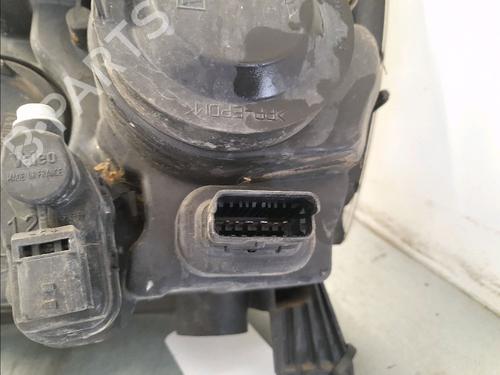 Used Right headlight Right headlight RENAULT MODUS / GRAND MODUS (F/JP0_) 1.5 dCi (FP0F, JP0F) (86 hp) 33417534 33417534