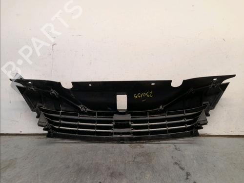 Used Grille Grille 15418370 15418370
