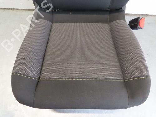 Right front seat CITROËN C3 III (SX) 1.2 PureTech 82 | BP17214133C16