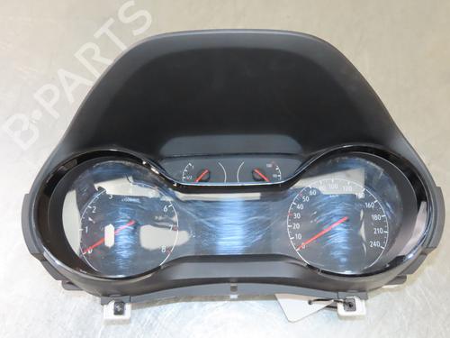 Cockpit OPEL CORSA F (P2JO) 1.2 (68) (101 hp) 18663069