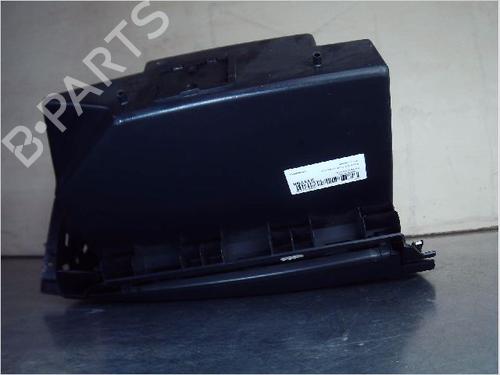 Used Glove box RENAULT CLIO III (BR0/1, CR0/1) 1.2 16V (BR02, BR0J, BR11, CR02, CR0J, CR11) (75 hp) 10547826