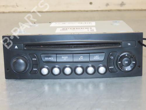 Used Radio PEUGEOT 5008 (0U_, 0E_) 1.6 HDi (114 hp) 23646822