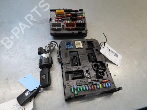 electronic-module-peugeot-3008-i-mpv-0u_-2009-2010-2011-2012-2013-2014-2015-2016-2017-24991906 main image