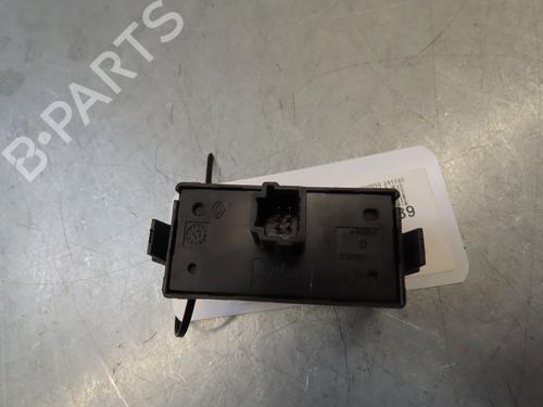 Used Warning switch RENAULT KANGOO Express (FW0/1_) 1.5 dCi 90 (FW0G, FW05, FW08, FW11) (90 hp) 25749891