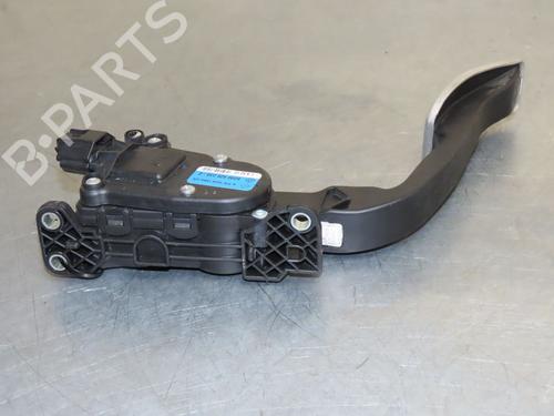 Used Pedal RENAULT TWINGO II (CN0_) 1.6 RS (CN0N, CN0R, CN0S) (133 hp) 16478416