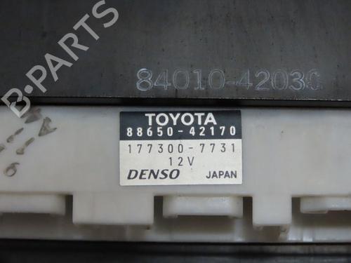 AC Styreenhet / Manøvreringsenhet TOYOTA RAV 4 II (_A2_) 2.0 D 4WD (CLA20_, CLA21_, CLA20R, CLA21R) | BP29817715I5