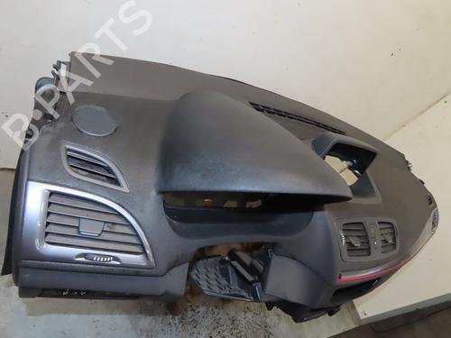 Used Dashboard RENAULT MEGANE III Grandtour (KZ0/1) 1.5 dCi (KZ09, KZ0D, KZ1G, KZ29, KZ14, KZ1W, KZ10, KZ1F,... (110 hp) 31151582