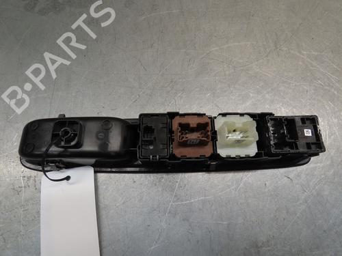 Used Left front window switch DACIA SANDERO III 1.0 SCe 65 (67 hp) 31865130