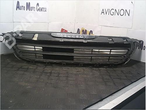 Używane Atrapa chłodnicy / Grill PEUGEOT 108 1.0 VTi (69 hp) 9405561