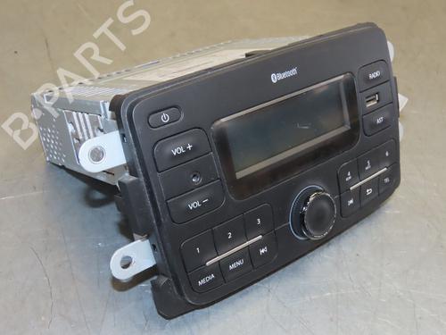 Used Radio DACIA SANDERO II 1.0 SCe 75 (B8JC, B8JD, B8NC) (73 hp) 16930707