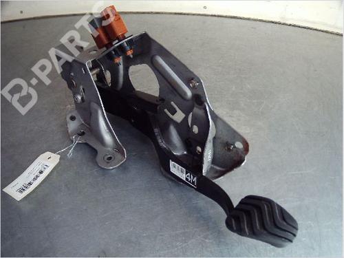 Used Break pedal RENAULT KADJAR (HA_, HL_) 1.6 dCi 130 4x4 (HLA4) (130 hp) 10939152