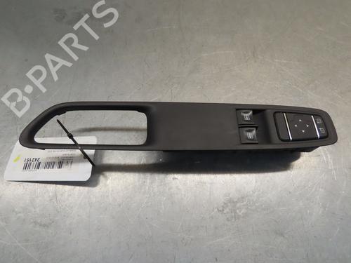Left front window switch RENAULT CLIO IV (BH_) 0.9 TCe 90 (BHNF, BHMA, BHMH, BHJK, BHJR) | BP25777687I27 