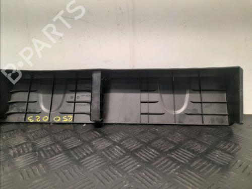 Used Right sideskirt FIAT 500L (351_, 352_) 1.4 (199LYB1B) (95 hp) 27621471