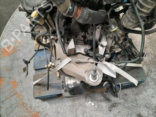 gearbox-renault-twingo-iii-bcm_-bca_-2014-36657210 main image