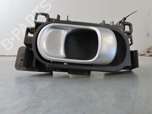 Høyre foran invendig håndtak CITROËN C4 CACTUS 1.2 THP 110 (110 hp) 17041950