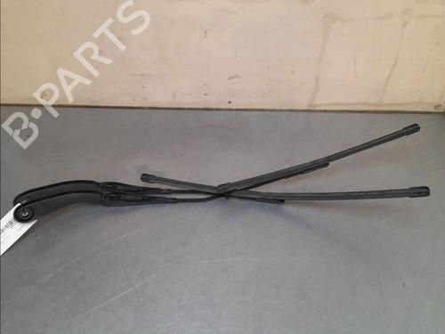 Used Front windshield wiper arm BMW 3 Touring (F31) 316 d (116 hp) 15770770
