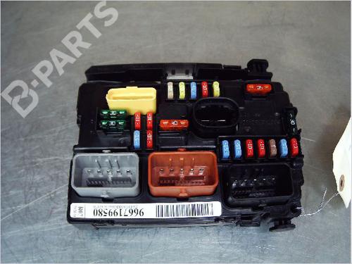 fuse-box-citroen-c3-ii-sc_-14-vti-95-654588-2009-9410864 main image