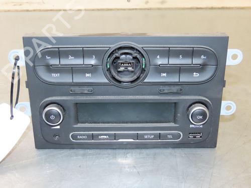 Used Radio RENAULT TWINGO III (BCM_, BCA_) 1.0 SCe 70 (BCMB) (69 hp) 22366653